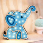 Veladora Elefante de Madera | Luz Decorativa Infantil – NUHA Deco - Imagen 2