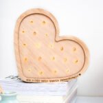 Veladora Corazón con Grabado – NUHA Deco - Imagen 3