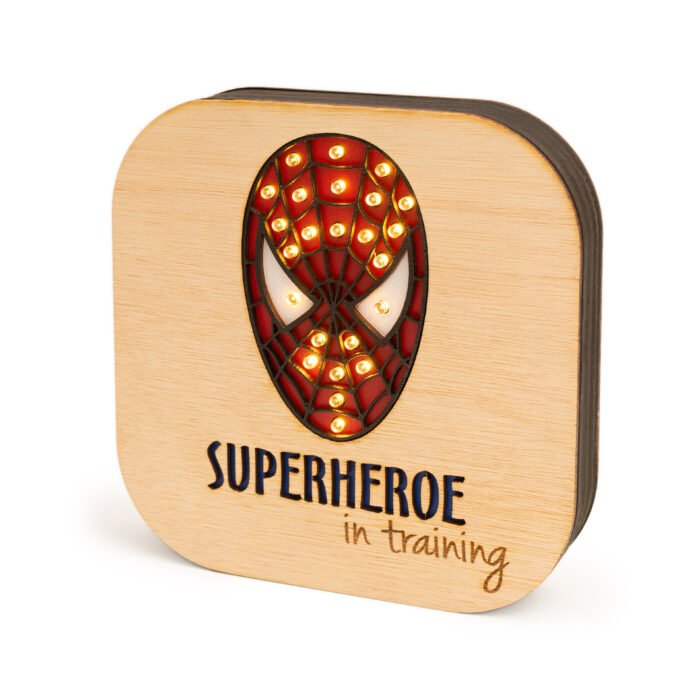 Veladora Máscara Roja | Superhéroe in Training – NUHA Deco - Imagen 1